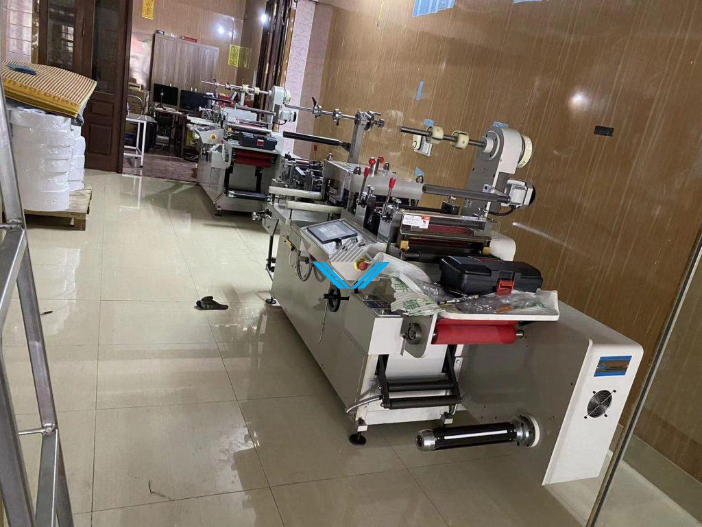 Máy bế decal cuộn