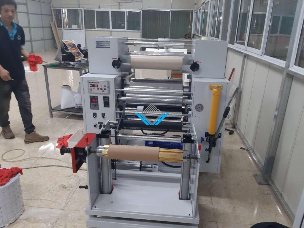 máy cán màng decal cuộn