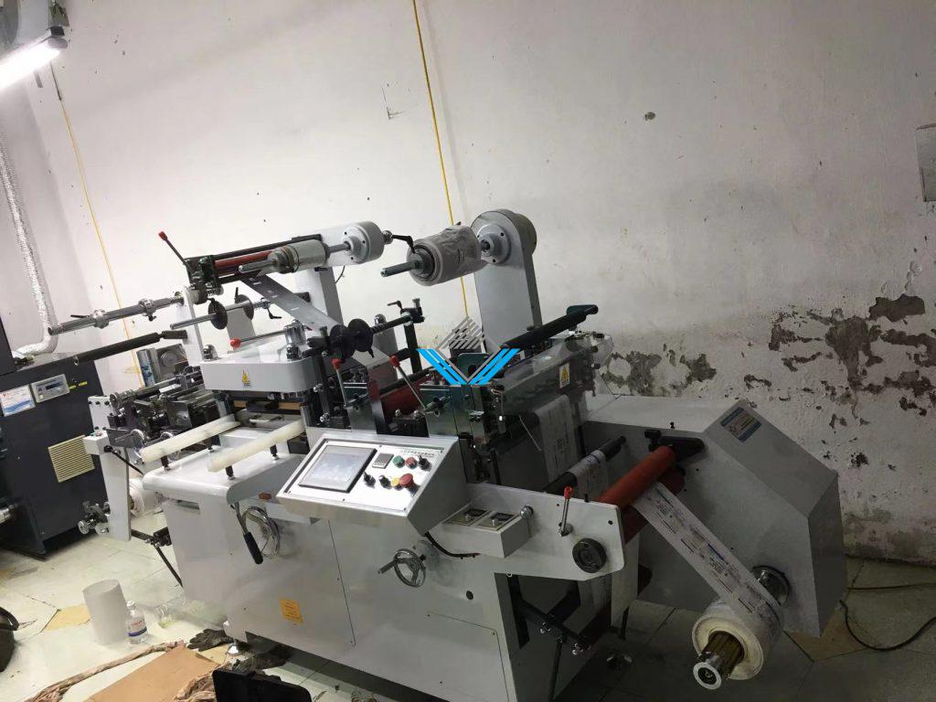 Máy bế ép nhũ decal cuộn