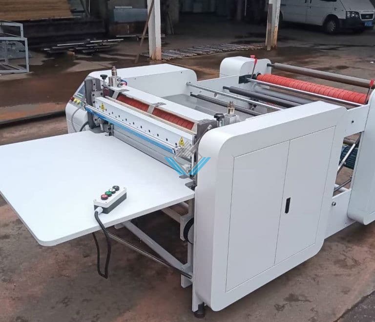 máy cắt decal cuộn