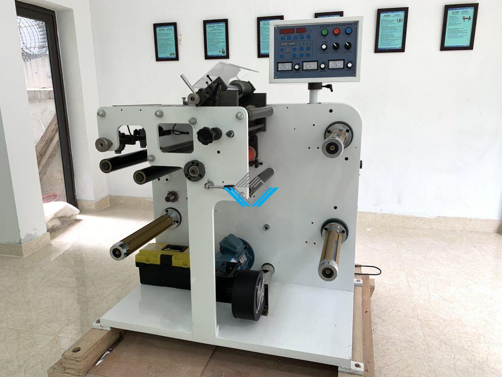 Máy chia cuộn decal