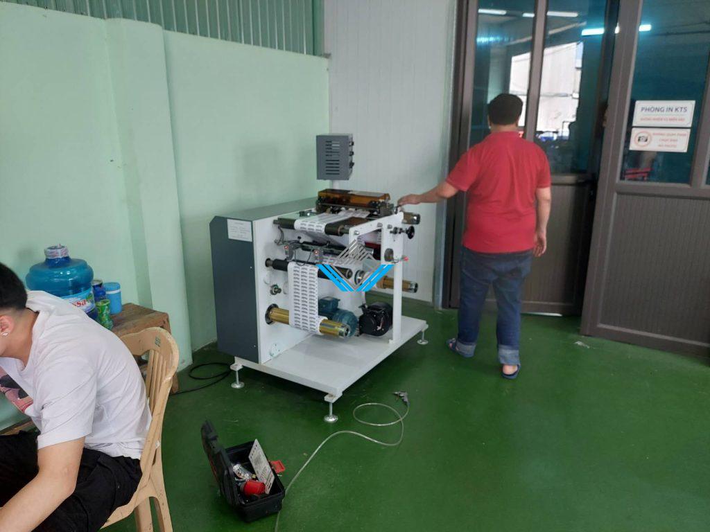 Máy chia cuộn decal khổ 320