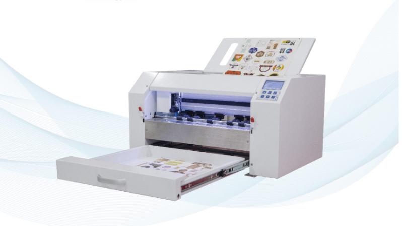 may cat decal tu dong SAGA PRO Máy cắt decal tự động SAGA PRO