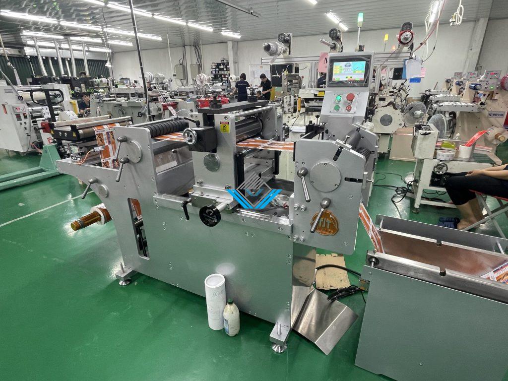 Máy bế tem nhãn label trục tròn 
