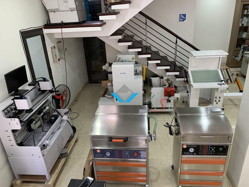 Máy dán bản in Flexo